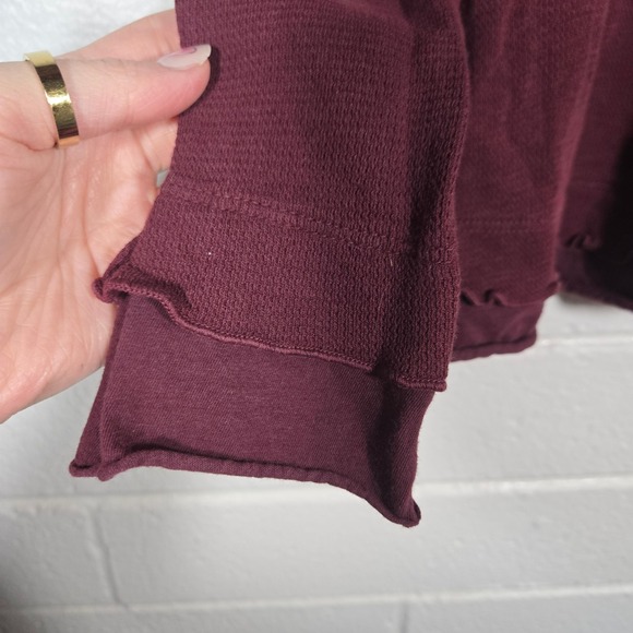 Stewart + Brown Top Medium Maroon Lace Ruffle Henley Waffle Knit Boho Minimalist - Picture 4 of 9